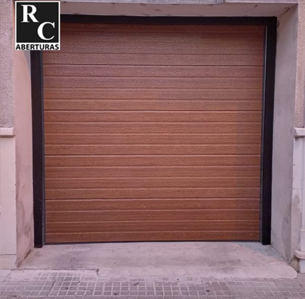 Portón Seccional símil madera CON automatismo - Imagen 2