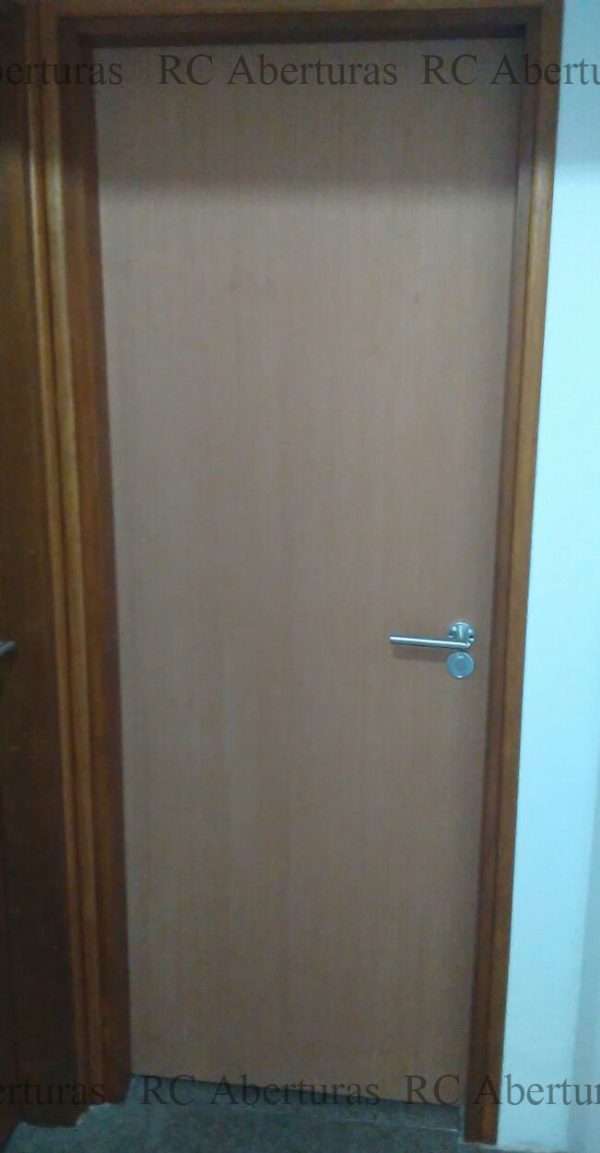 Instalación hoja de puerta (Modelo P2 - interior)