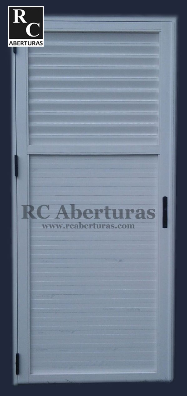Puerta en aluminio con celosía